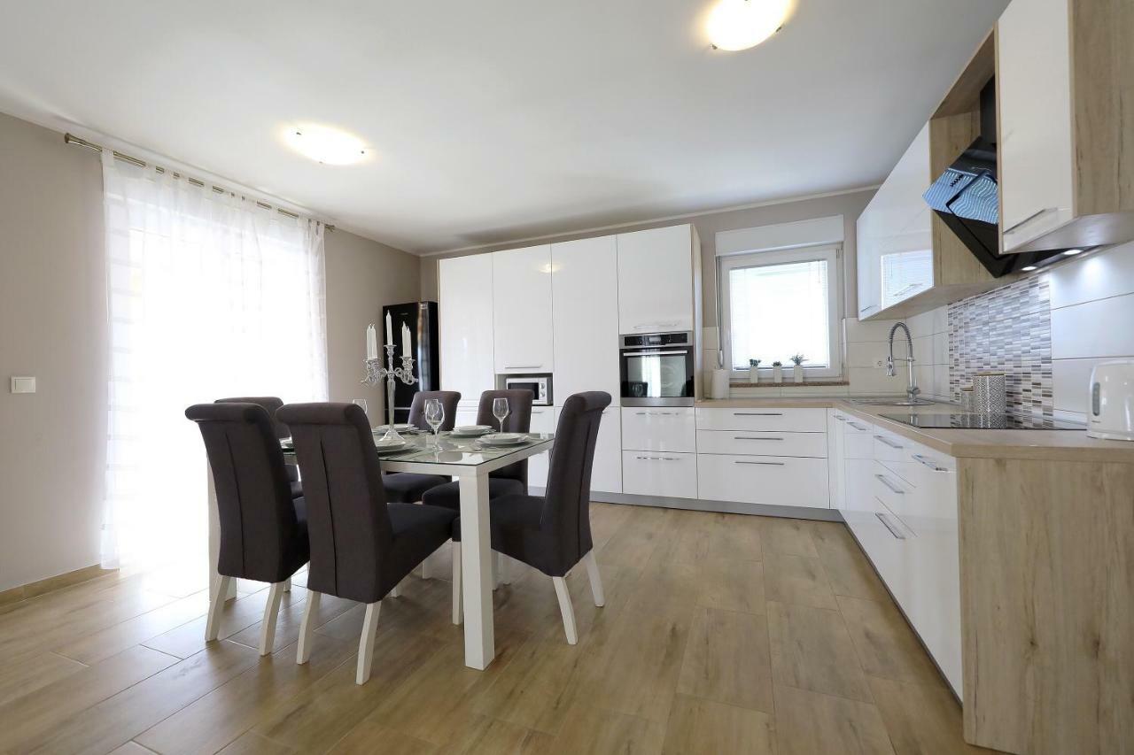 Holiday House Mia Murvica  Extérieur photo